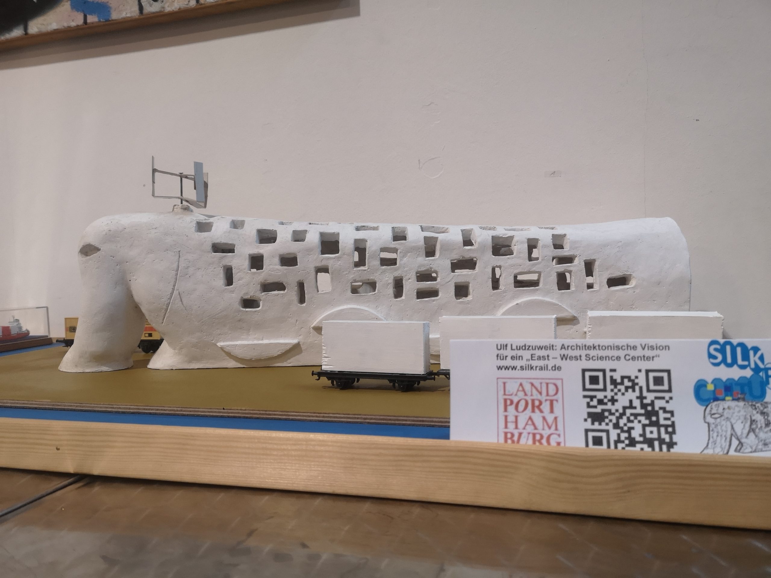 Ausstellungseröffnung“ – Landport Hamburg / silkrail. Sino-German Bridge for Logistics, Trade and Cooperation“