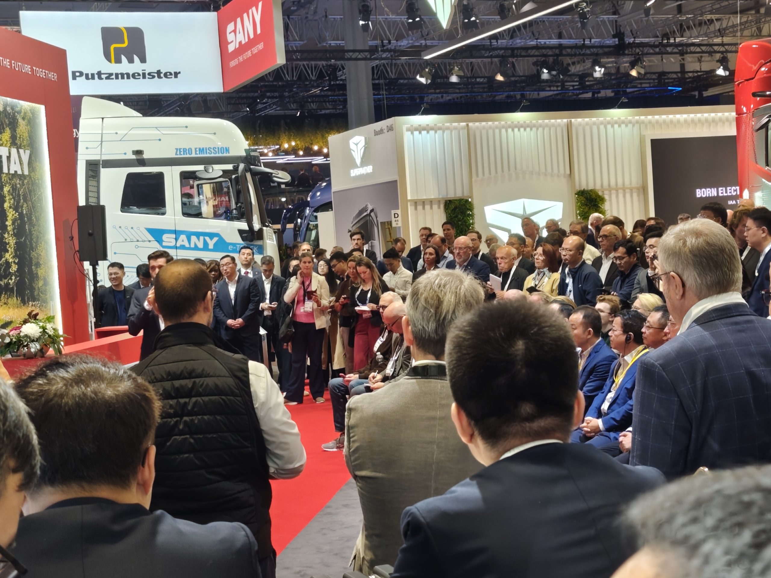 Die SANY e263S 4×2 Sattelzugmaschine auf der IAA Transportation 2026